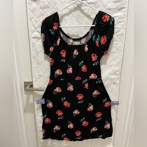 Gently Worn Hollister Dress; Black Floral; Size M